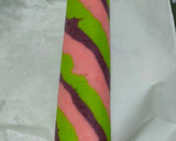 Foto langkah ke 7 dari resep Bolu Kukus Pelangi Gulung (takaran sendok).