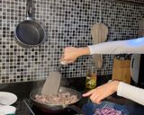 รูปขั้นตอนการทำที่ 3 ของ บีฟสโตรกานอฟ (Beef Stroganoff)