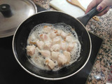 Arroz con pétalos de rosa