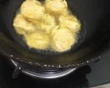 A picture of step 3 of Potato,onion,green chilli pakoda.