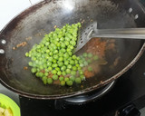 A picture of step 3 of Matar paneer.