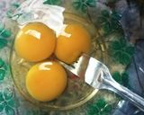 Foto langkah ke 2 dari resep Telur Dadar.