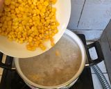 Foto langkah ke 3 dari resep Sop Jagung Ayam ala Restoran.
