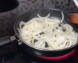 Foto del paso 2 de la receta: Tortilla de hongos y cebolla
