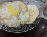 Foto langkah ke 1 dari resep Telur Ceplok saus Tiram.