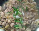 รูปขั้นตอนการทำที่ 3 ของ ผักไก่ใส่ขิง (สูตรไม่ใส่พริกและเห็ดหูหนู) #เลือกทำกินเอง