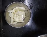 A picture of step 3 of Milagu Poondu kulambu.