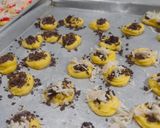 Foto langkah ke 4 dari resep Kue semprit susu.