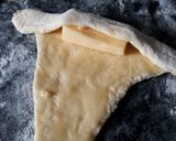 Foto del paso 4 de la receta: Medialunas Con Queso Y Orégano😋