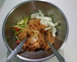 รูปขั้นตอนการทำที่ 3 ของ ยำวุ้นเส้น