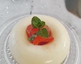Foto del passaggio 5 della ricetta Panna cotta con pomodorini e origano