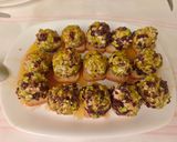 Foto del paso 6 de la receta: Bombones de queso y crujiente de jamón con cobertura de pistacho y arándanos
