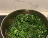 Foto langkah ke 3 dari resep Sayur bening daun kelor.