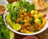 A picture of step 4 of Mi Quang with Chicken and Quail Eggs.