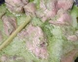 Foto langkah ke 4 dari resep Kaeng Khiao Wan Gai (Green Chiken Curry).