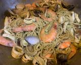 青醬海鮮義大利麵的食譜步驟4照片
