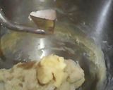 Foto langkah ke 1 dari resep Donat toping abon.
