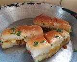 ચીઝી ગાર્લિક મસાલા પાઉં (Cheesy Garlic Masala Pav Recipe In Gujarati) રેસીપી સ્ટેપ4ફોટો