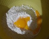 Foto langkah ke 2 dari resep Bolen Lembut Tanpa Bau Tepung.