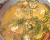 Hình bước làm 3 của món Canh chua hến biển với nấm rơm kho chay