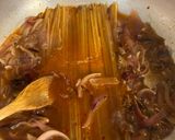 Foto del passaggio 3 della ricetta Spaghetti in padella 31 cipolla rossa di Tropea e Nduja