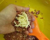 Foto langkah ke 3 dari resep Mozarella black pepper beef ball.