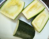 A picture of step 1 of Zucchini stuffed with cheesy Guacamole.