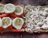A picture of step 4 of Hummus Grill Sandwich.