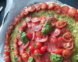 Une image de l'étape 2 de Tarte fine aux tomates 🍅 pesto jambon cru.