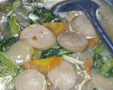 Foto langkah ke 3 dari resep Seblak sayur dan ceker, sosis.