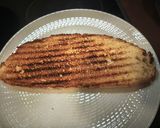 Foto del paso 1 de la receta: Tosta de salmón y queso de cabra