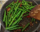 Foto langkah ke 4 dari resep Buncis Daging Cincang.