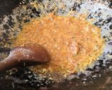 Gambar langkah 2 resipi Nasi Himpit Goreng.