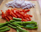 Foto del paso 1 de la receta: Fritada de champiñones y pimientos con queso Gamonéu