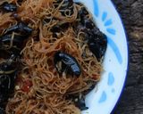 Foto langkah ke 5 dari resep Bihun Goreng Pedas with Jamur Kuping.