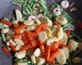 Foto langkah ke 3 dari resep Cah Jagung Muda.