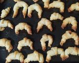 Foto del paso 3 de la receta: Medialunas dulces o saladas! 🥐