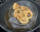 Foto langkah ke 6 dari resep Cumi Goreng Tepung Crispy.