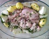 Foto del paso 3 de la receta: Domingo pollo al horno con cerveza romero y limón