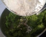 A picture of step 6 of Palak-Peas-Paneer Paratha.