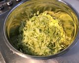 Une image de l'étape 4 de Flan de courgettes blanches aux poivrons rouges, fromage frais et herbes aromatiques.