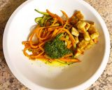 Foto del passaggio 5 della ricetta Spaghetti di verdure con pesto di rucola e crostini