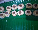 Foto langkah ke 6 dari resep Thumbprint Cokelat.