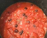 A picture of step 3 of Pasta puttanesca.