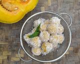 Foto langkah ke 8 dari resep Onde Onde Paranggi (Klepon Labu Kuning).