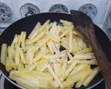 Foto langkah ke 3 dari resep Tumis Kentang Iris.