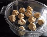 A picture of step 4 of Chicken momos.