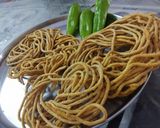 તીખા ગાંઠિયા (Spicy Ganthiya Recipe In Gujarati) રેસીપી સ્ટેપ4ફોટો