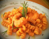 Foto del paso 22 de la receta: Fusilli con gambas en salsa piquillos