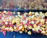 Une image de l'étape 8 de Pommes de terre sautées aux poivrons et oignon rouge.